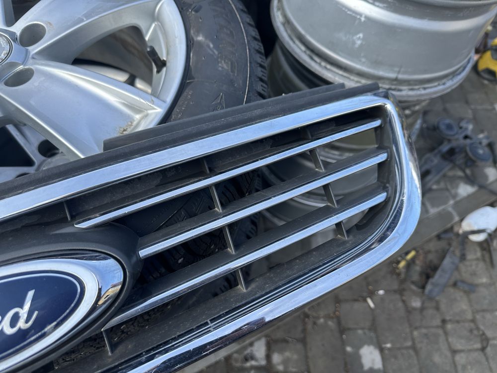 Решітка радіатора, гриль Ford Galaxy MK3 S-Max
