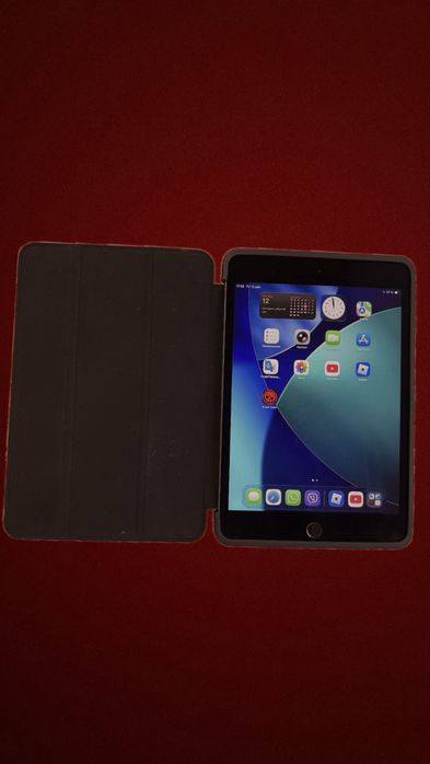 Продаю Apple ipad mini5 na 256g