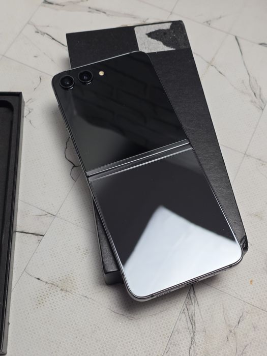 Samsung Flip 5  8/512 , Новий !