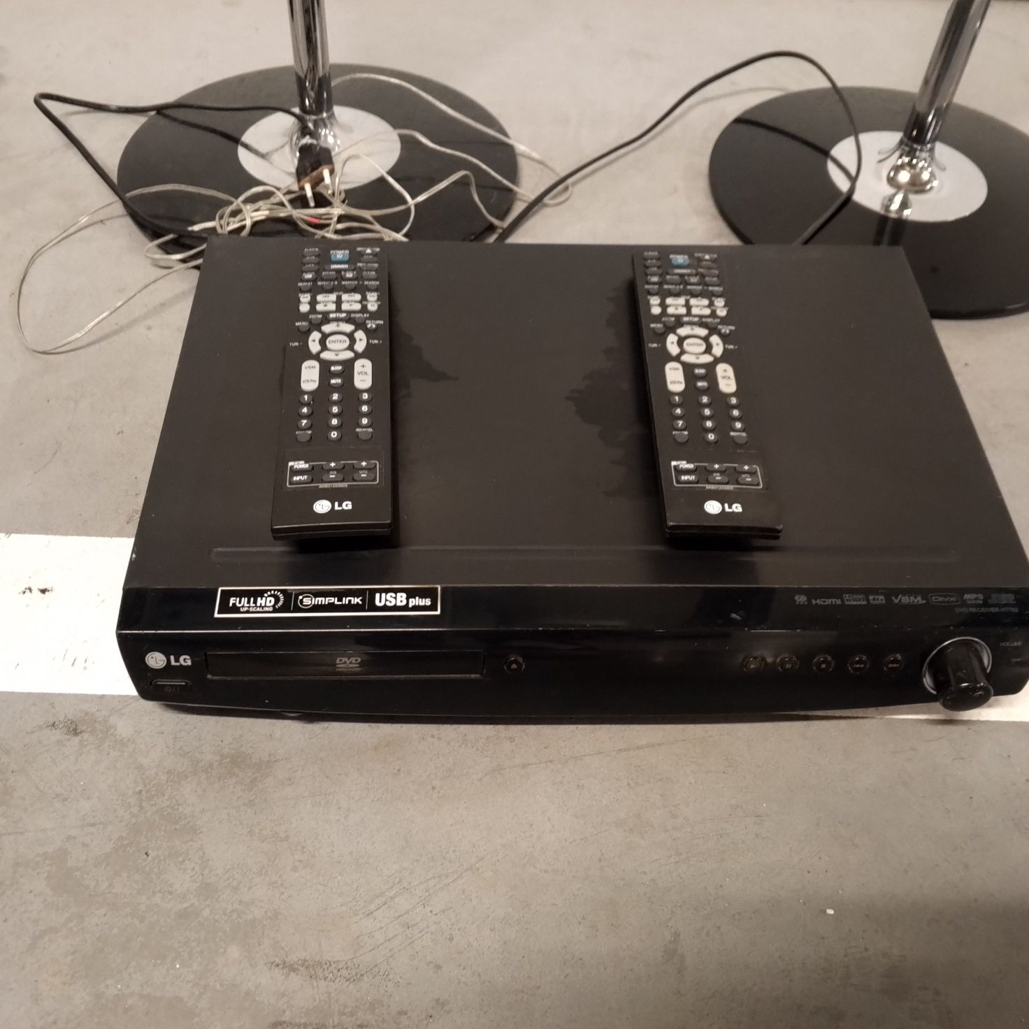 Kino domowe LG 2 piloty
