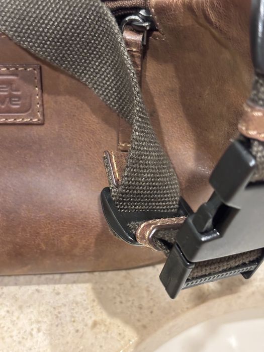 Camel Active. Bolsa de colocar à cinta.