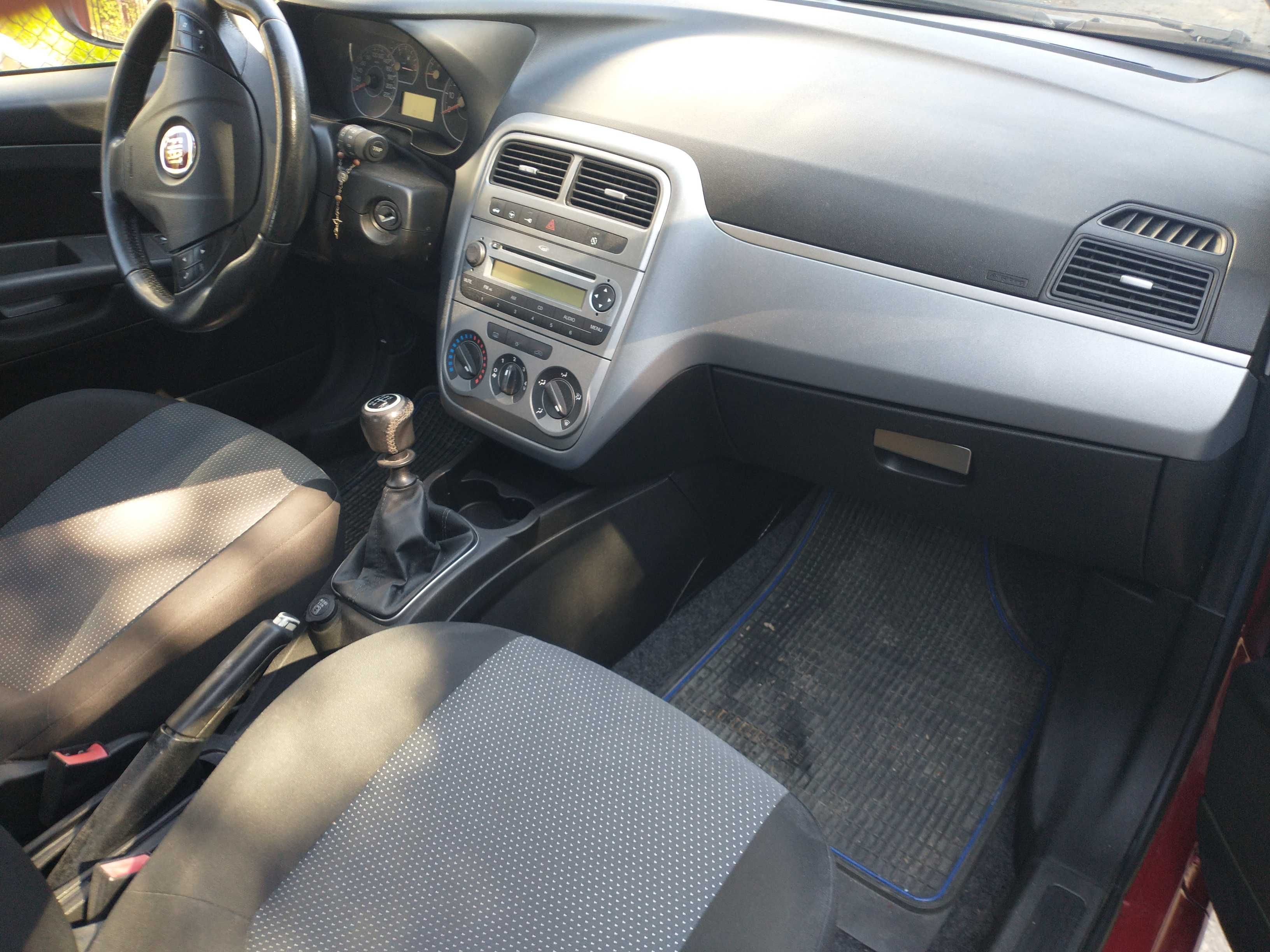 FIAT GRANDE PUNTO 1,4 KRAJOWY 2010/2011 5 -drzwi klima 133 tys km