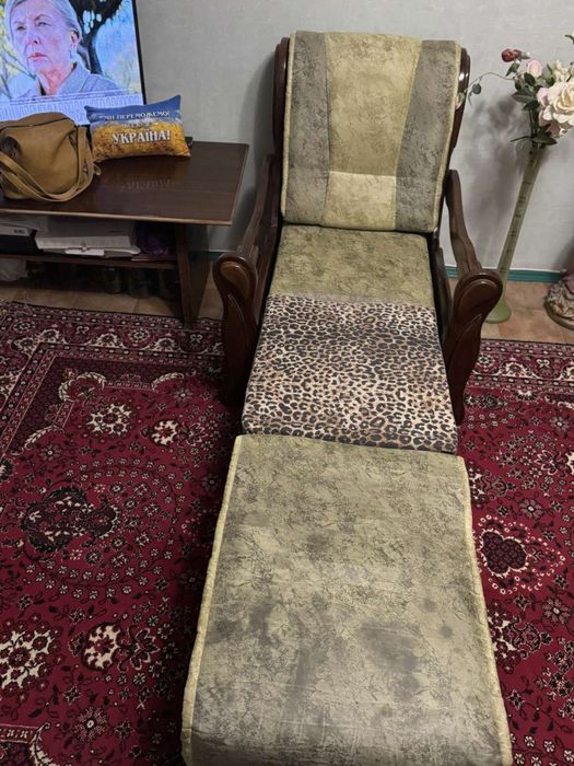 Продам розкладне крісло