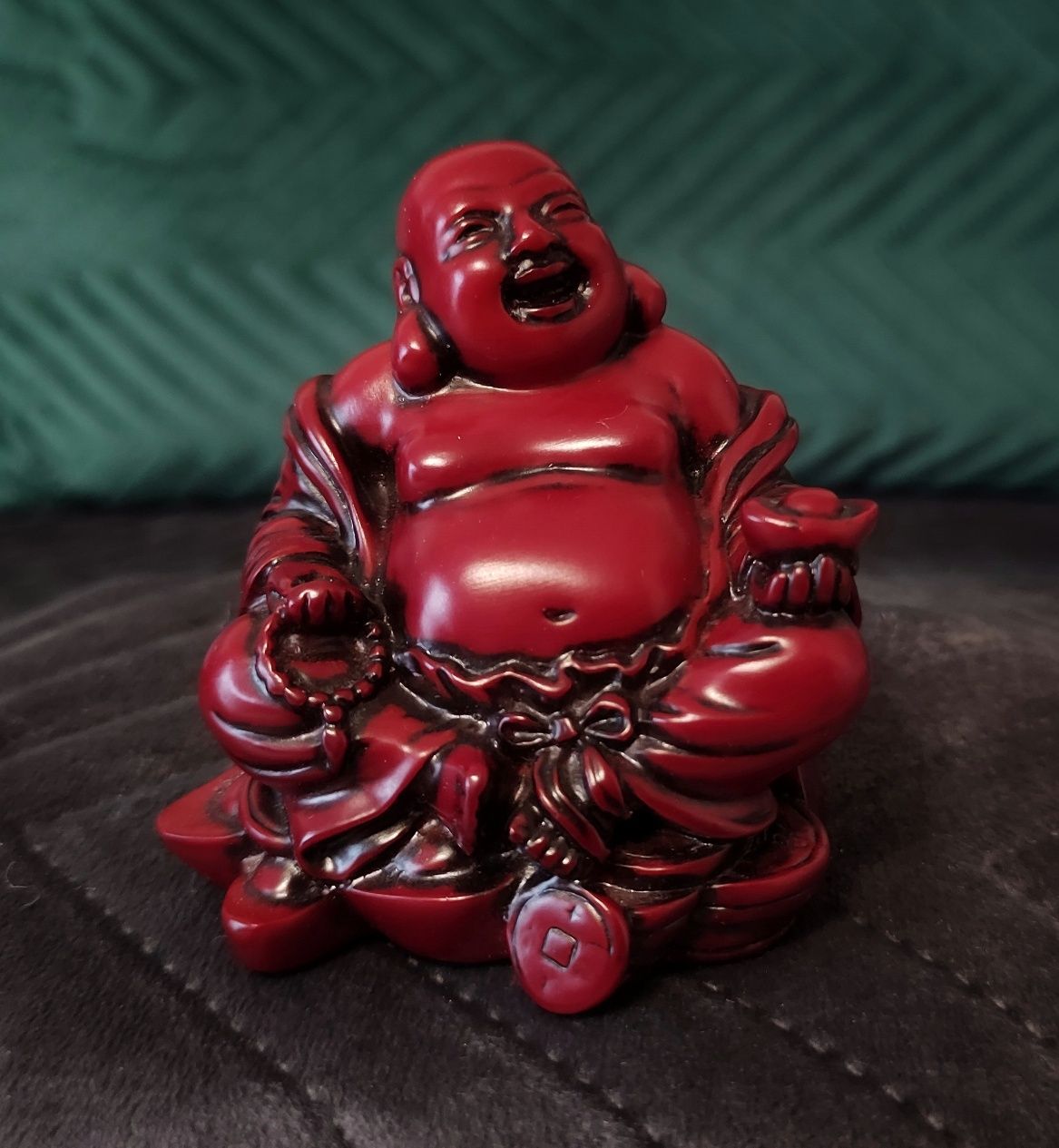 Piękna figurka, statuetka z żywicy - szczęśliwy Budda
