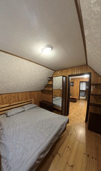 Будинок з басейном сауною/баня та чаном/джакузі