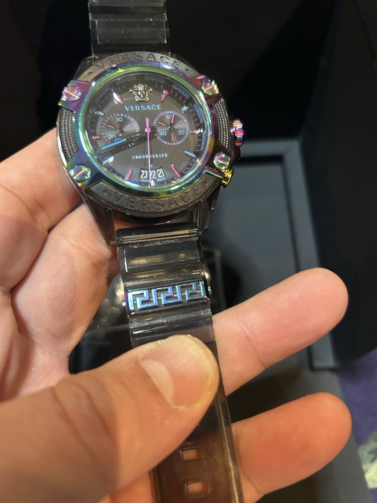 Zegarek Versace Icon Active VEZ701022