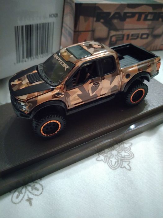 Hot Wheels Ford Raptor F150 RLC 01233/25000