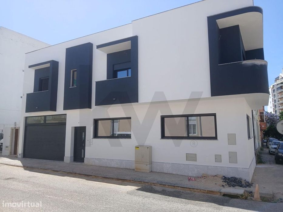 Moradia T3 | Nova | Garagem | Terraço | Alto Rodes - Faro
