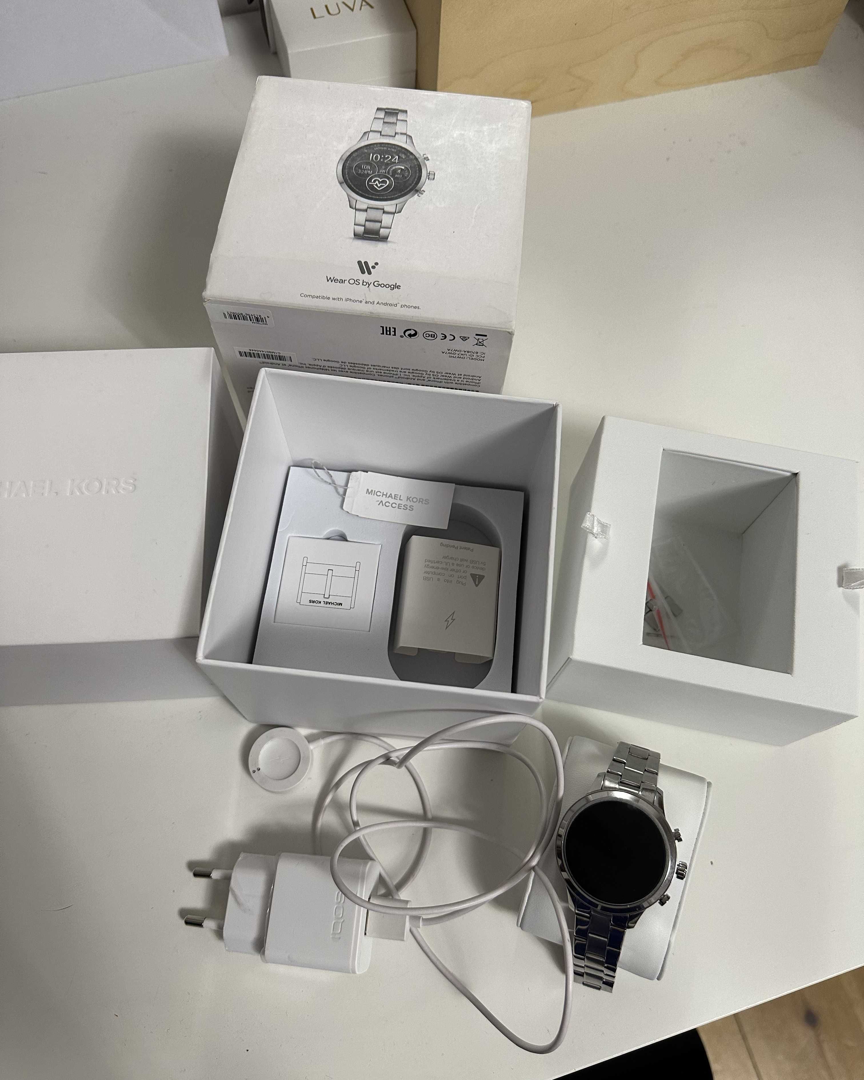 MKT5044 Michael Kors Access smartwatch srebrny zegarek uszkodzony