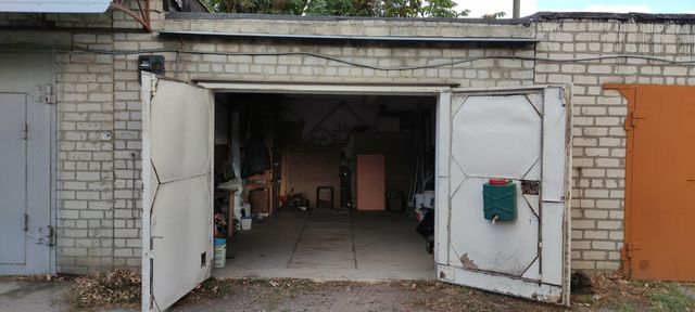 Продам цегляний гараж