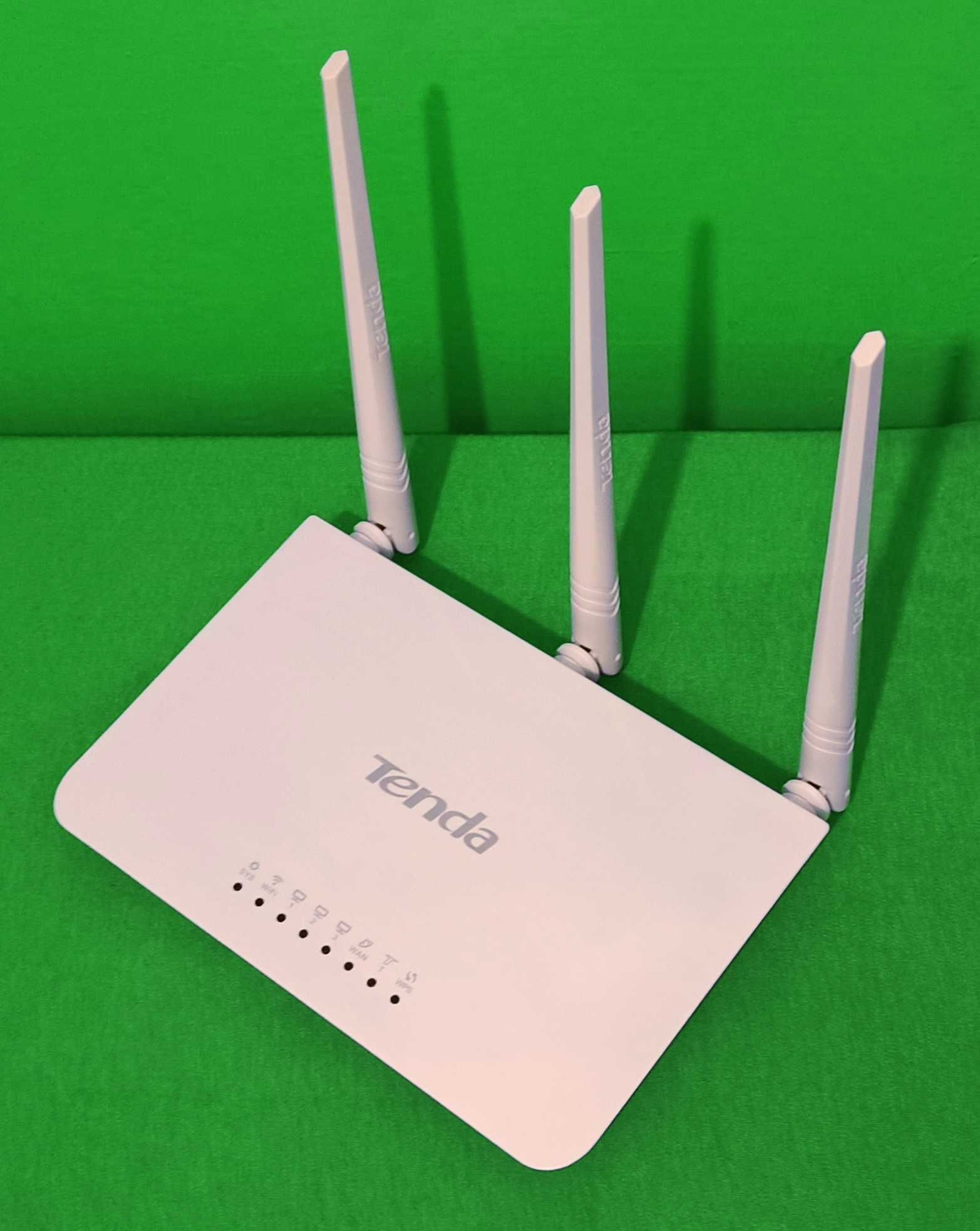 Wi-Fi роутер Tenda F3 300 Мбит/с.