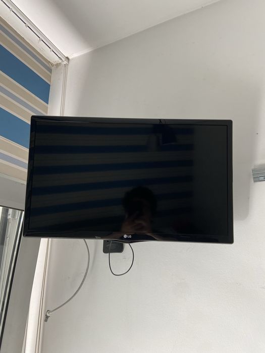 Televisão LG 24MT48DF-PZ - 24 polegadas