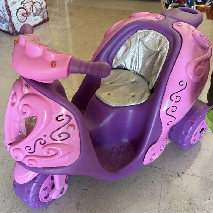 Moto eletrica disney