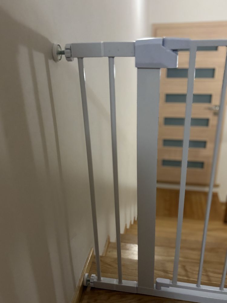 Bramka barierka zabezpieczająca na schody Babyono 943