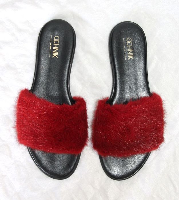 ochnik klapki z futerkiem futro norki 39 skóra karibu czarne czerwone