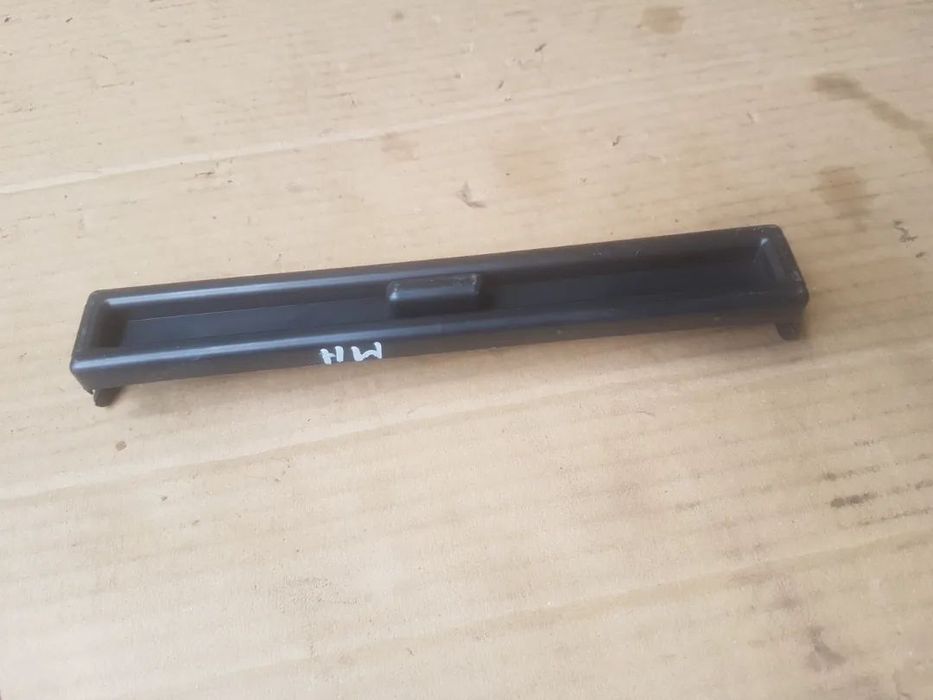 Suzuki Ignis MH SUBARU G3X JUSTY zaślepka klapka filtra kabinowego nagrzewnicy wewnątrz pojazdu