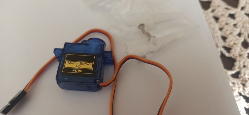 Сервопривод micro Servi 9g SG90