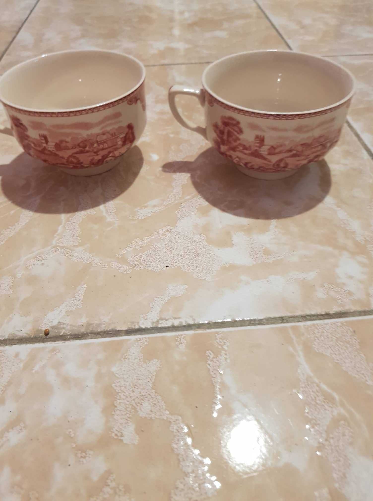 2 chávenas de porcelana inglesa pintada á mão