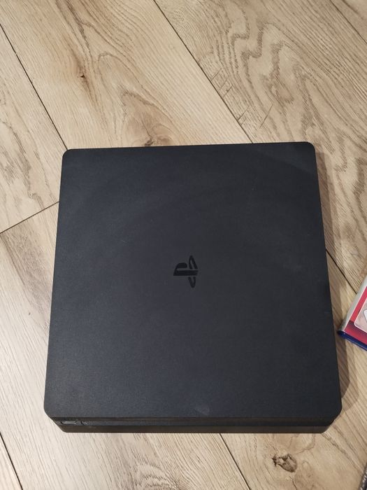 PlayStation PS4 slim cuh2216a + 2 pady + gry fifa cod last of us