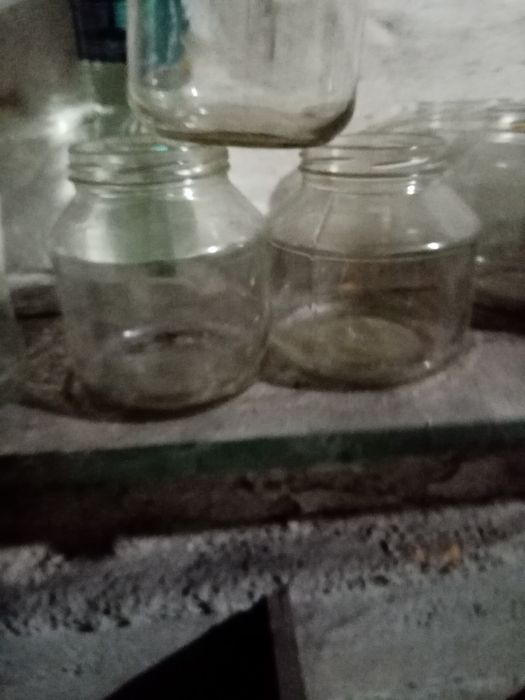 Продам бутыля 3л, банки твикс 0,5 до 1 литра