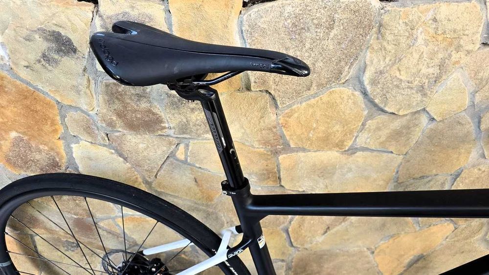 Карбоновий шосейний велосипед Wilier Garda Sram Rival eTap AXS