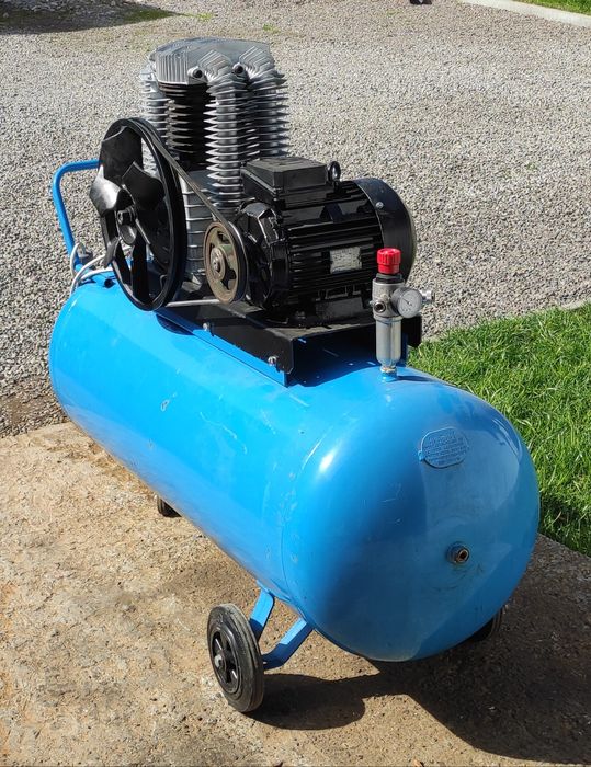 Kompresor 270 litrów 4 kw