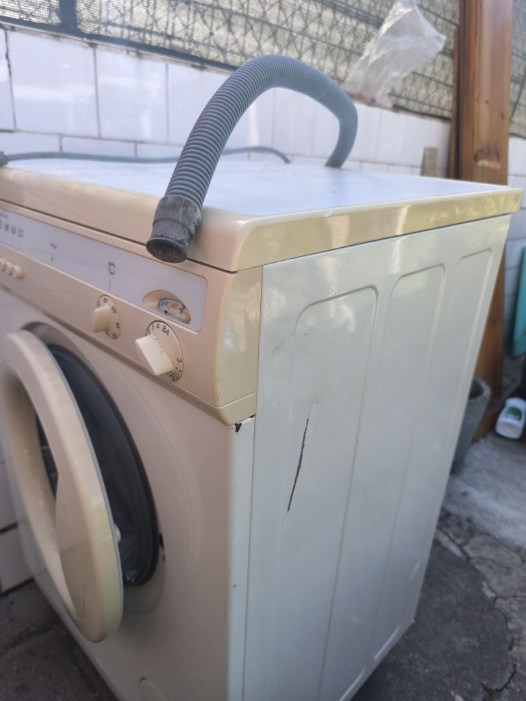 Máquina de lavar roupa Whirlpool 5l
