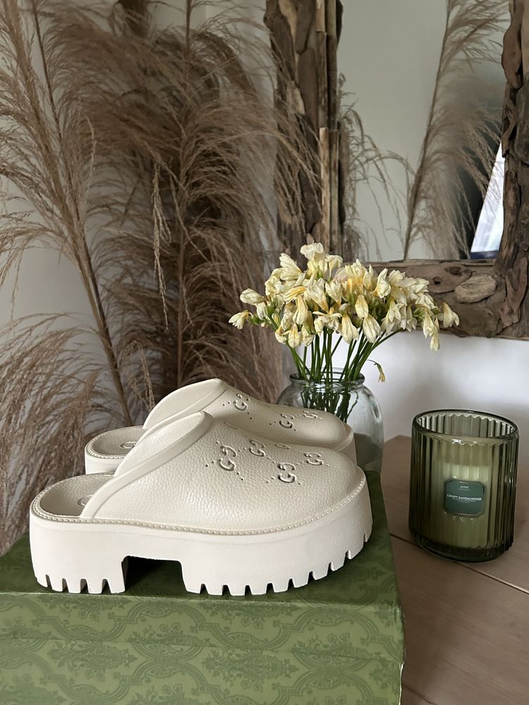 Gumowe klapki Gucci crocs 37 beżowe buty damskie 24 cm platformy