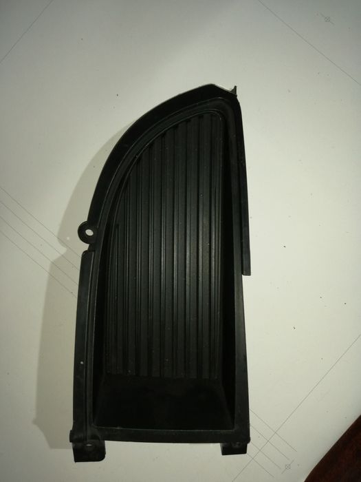 Решетка в бампер передний, правая Mitsubishi Lancer 9 (Лансер)