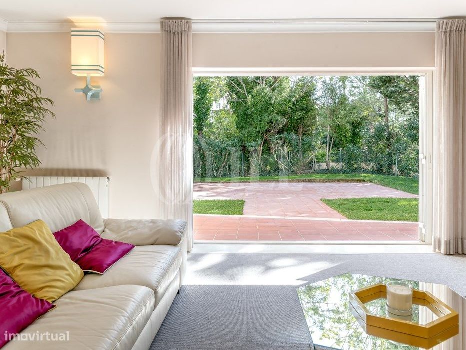 Moradia T4+1 em condomínio na Quinta Patino, Estoril