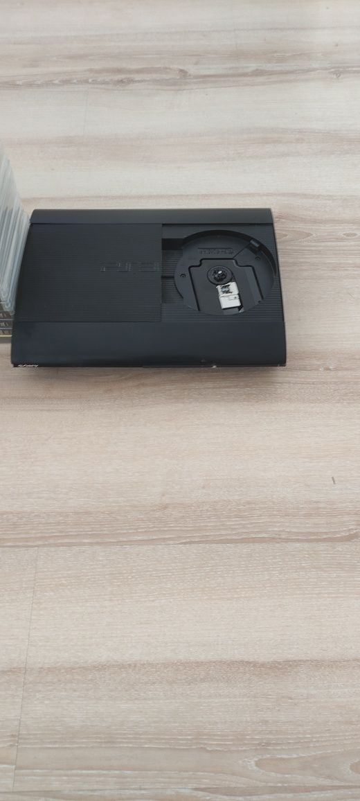 Ps3 super slim 500g +pad kabel HDMI i 23 gry