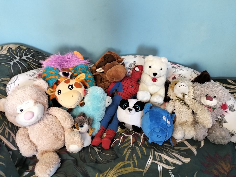 Pluszaki i plecaczek