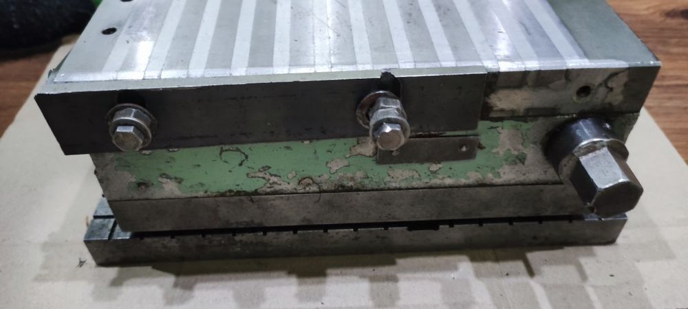 Плита магнитная   синусная 200 мм на 100 мм механическая СССР