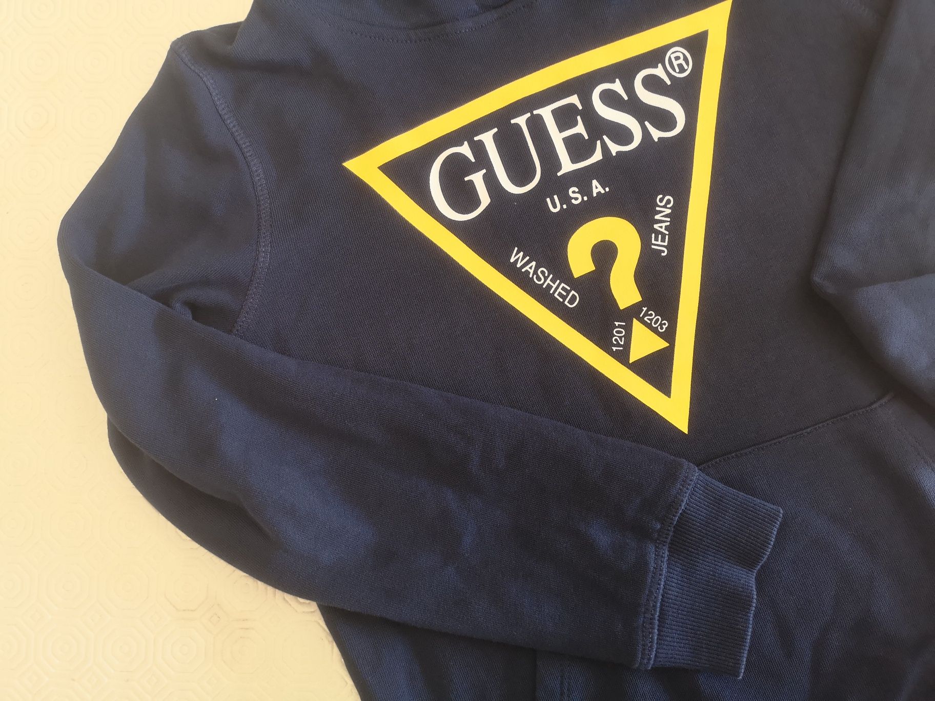 Sweatshirt GUESS manga comprida