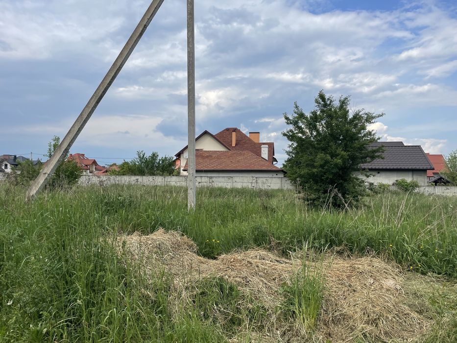 Земельна ділянка під забудову з комунікаціями