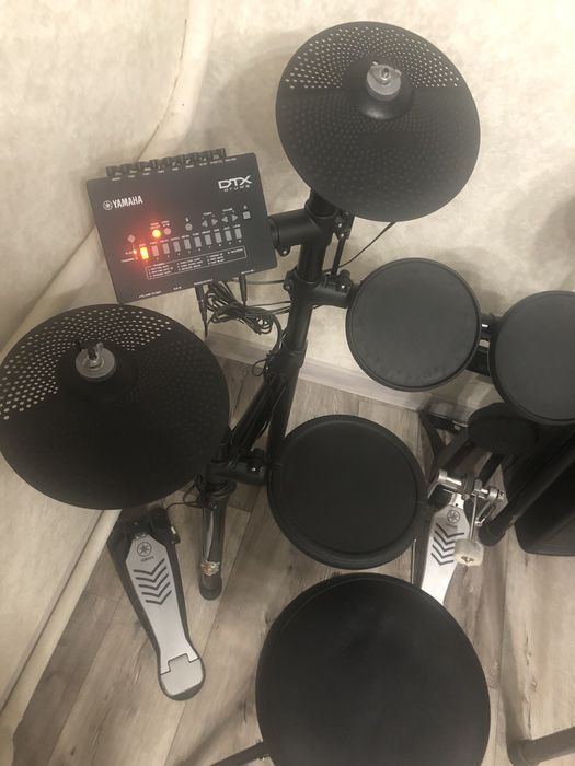 Електронна ударна установка YAMAHA DTX452K барабаны