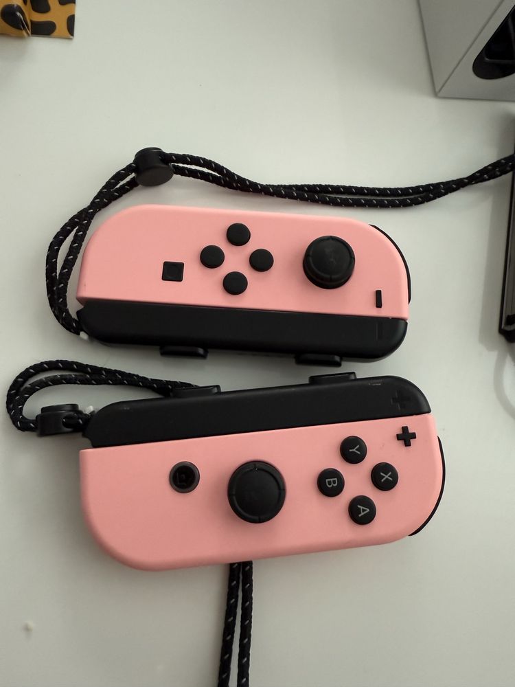 Nintendo Switch OLED + dodatkowe Joycon i gry