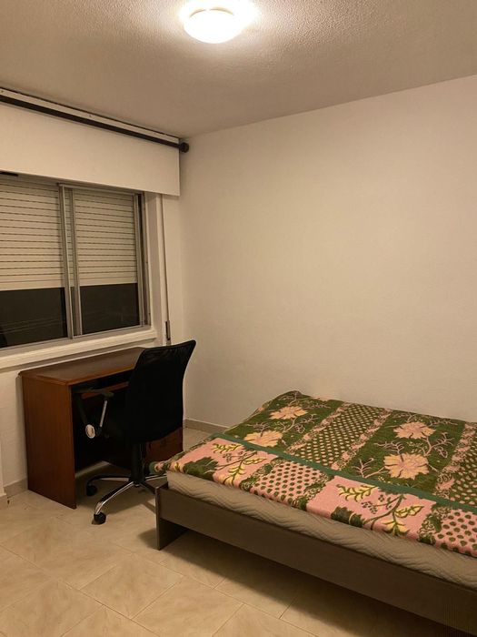 Quarto em Santo António dos Cavaleiros - Loures