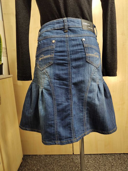 Jeansowa bawełniana elastyczna krótka spódnica kloszowana cienka