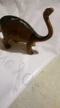 Динозавр резиновый