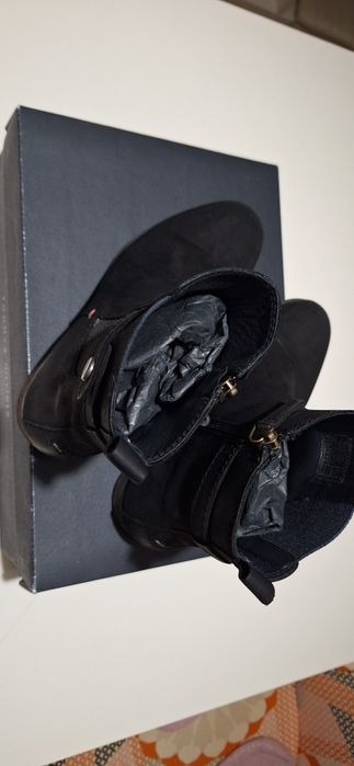 Botas tommy pretas