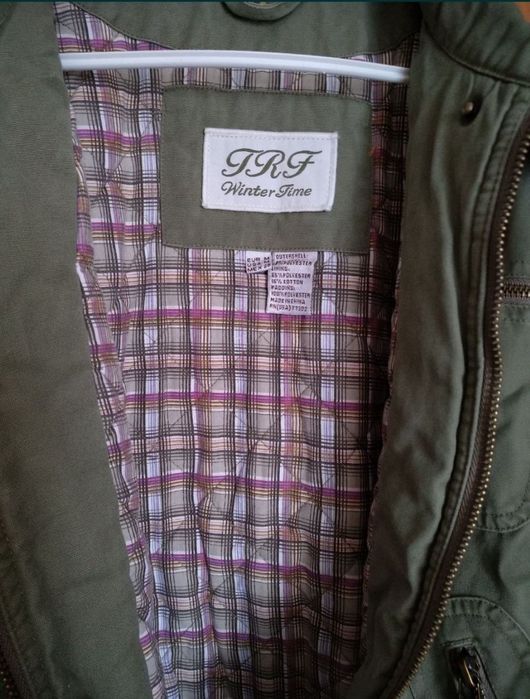 Куртка с капюшоном ветровка