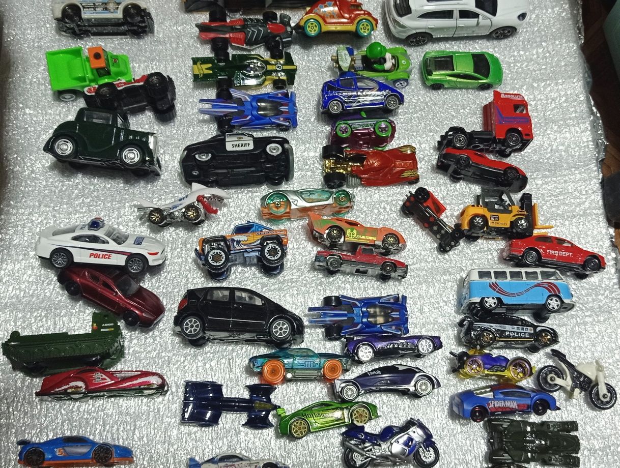 Машинки Hot Wheels