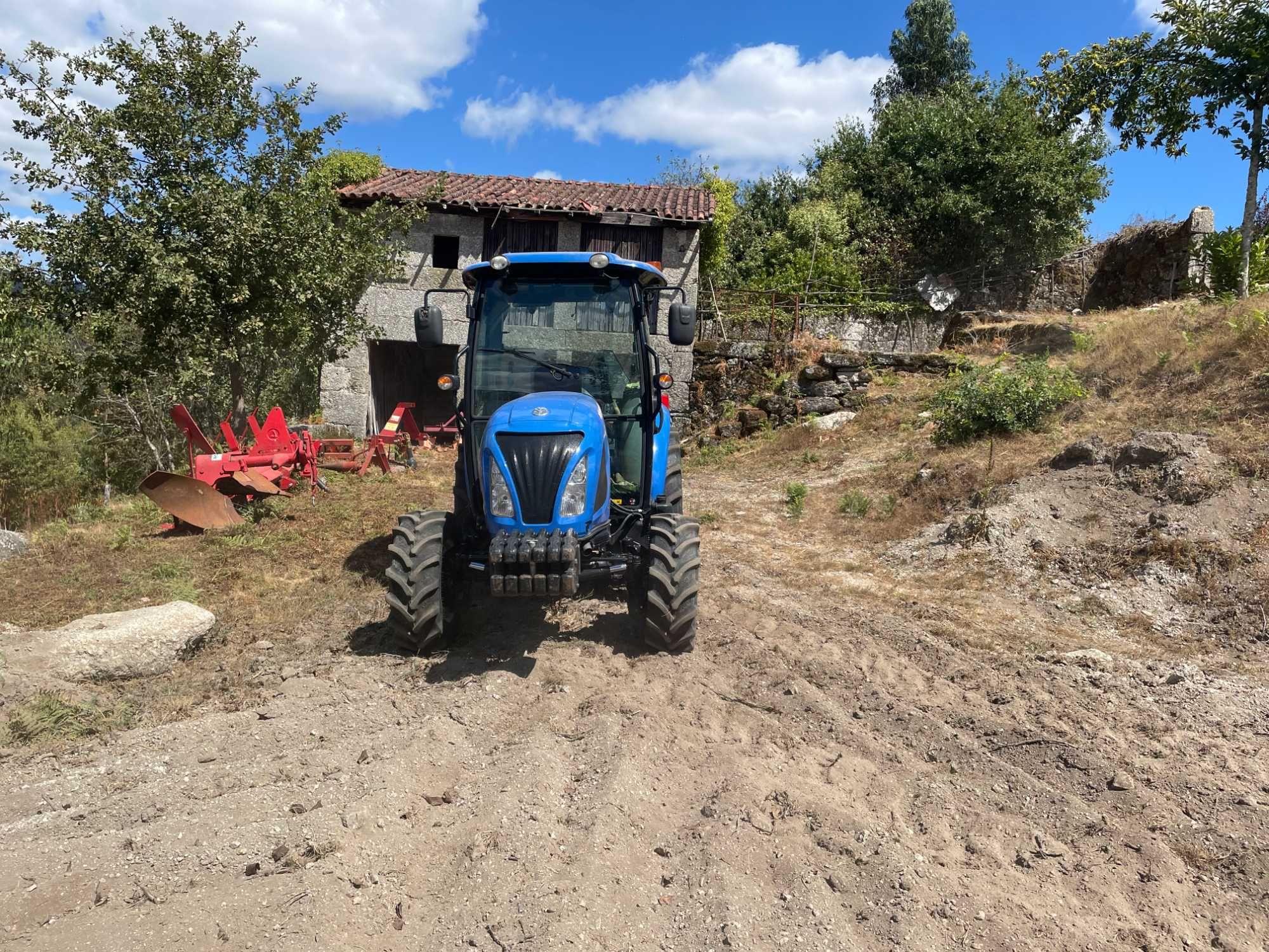 Vendo trator New Holland Boomer 55