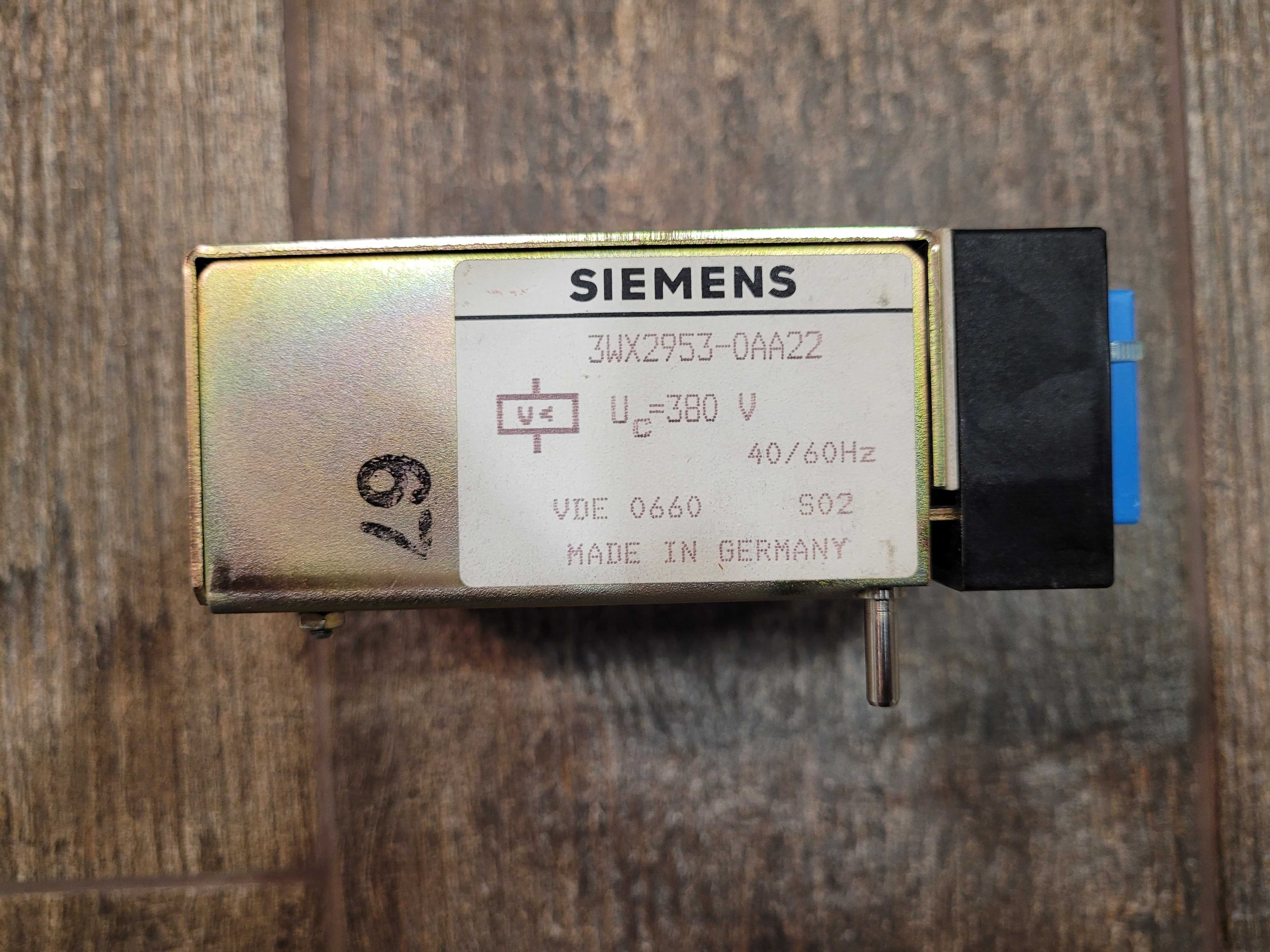 розчіплювач мінімальної напруги Siemens 3WX2953-0AA22