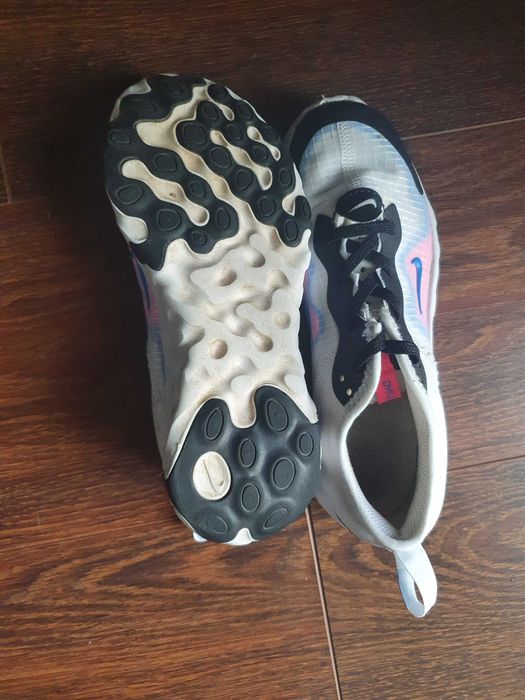 Sapatilhas Nike usadas (tamanho 33,5)