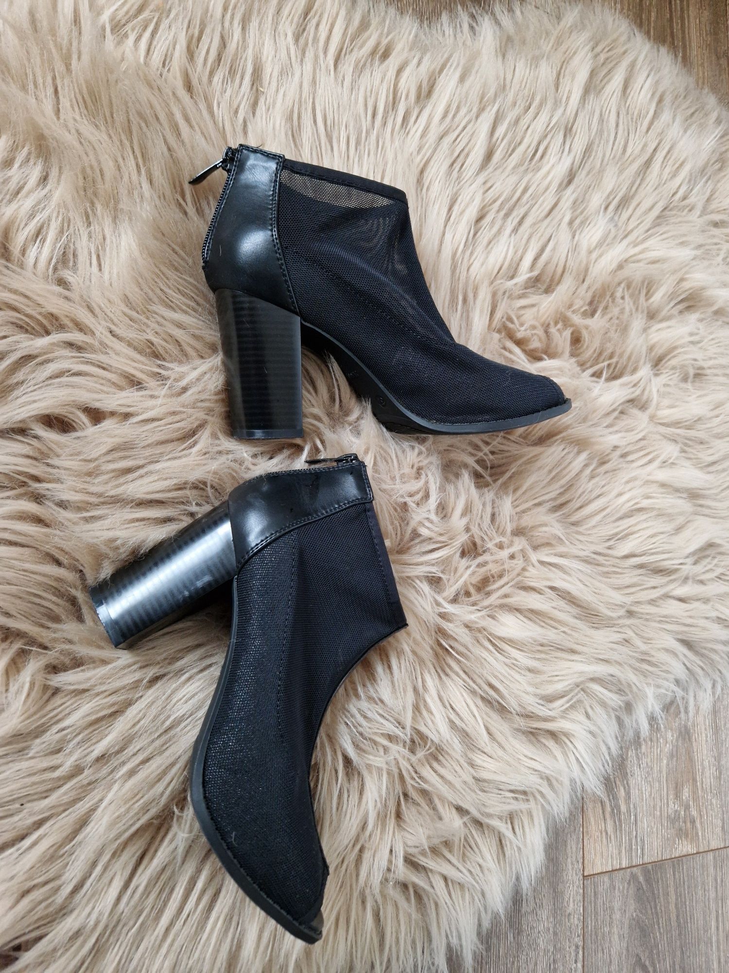 Botki eleganckie  odkryte palce
