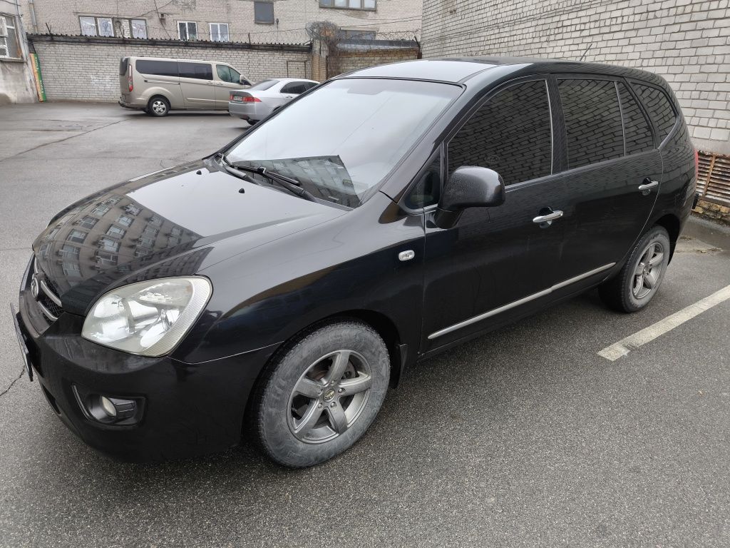 Автомобіль Kia Carens 2.0 бенз., 2008р