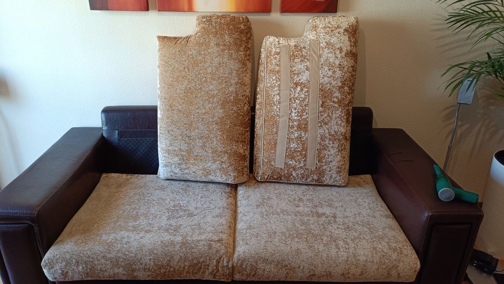 Sofá em veludo Astrakan e pele sintética