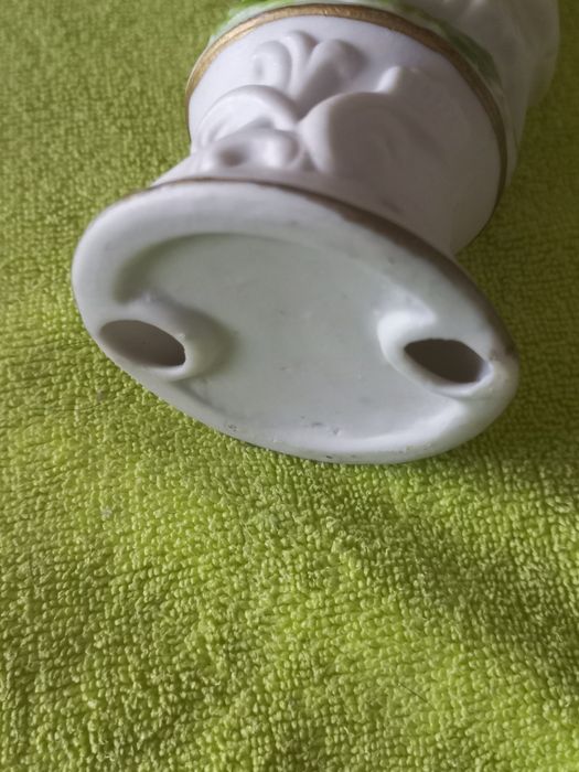 Figurka Kobieta, porcelana biskwitowa